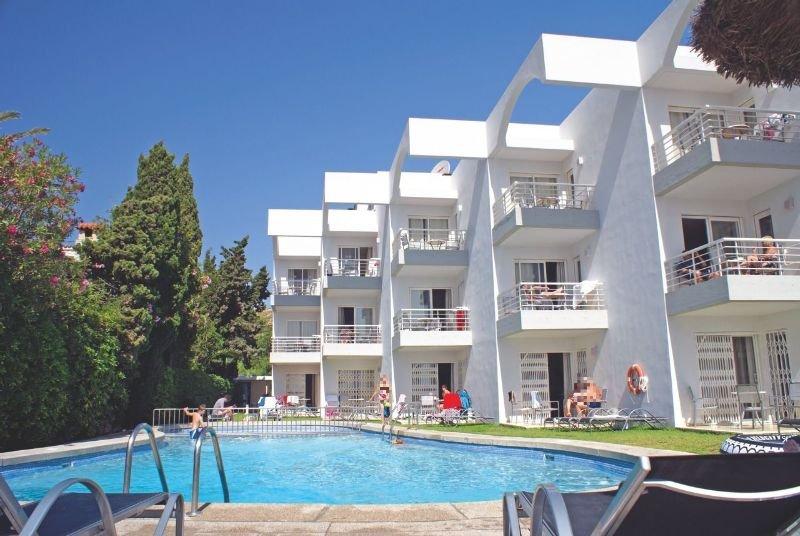 Apartamentos Bellamar Port de Pollenca Bagian luar foto