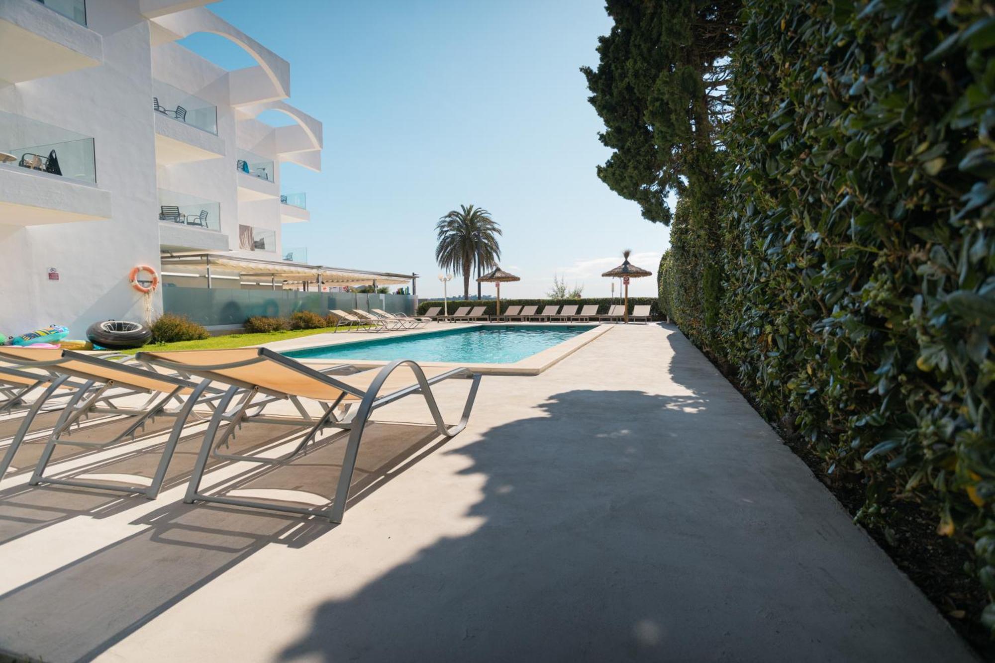 Apartamentos Bellamar Port de Pollenca Bagian luar foto